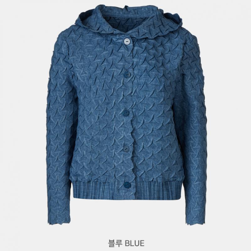 Pleats Me Origami Triangular Embroidered Hooded Jacket Ppjks026022