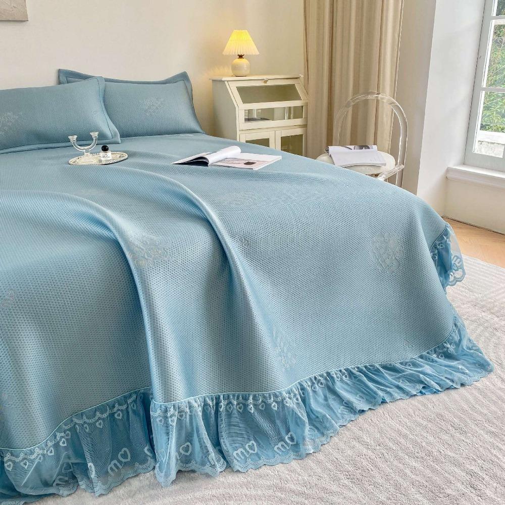 Summer French cold bean ice silk mat three-piece bed cover bed skirt Korean version lace cool mat