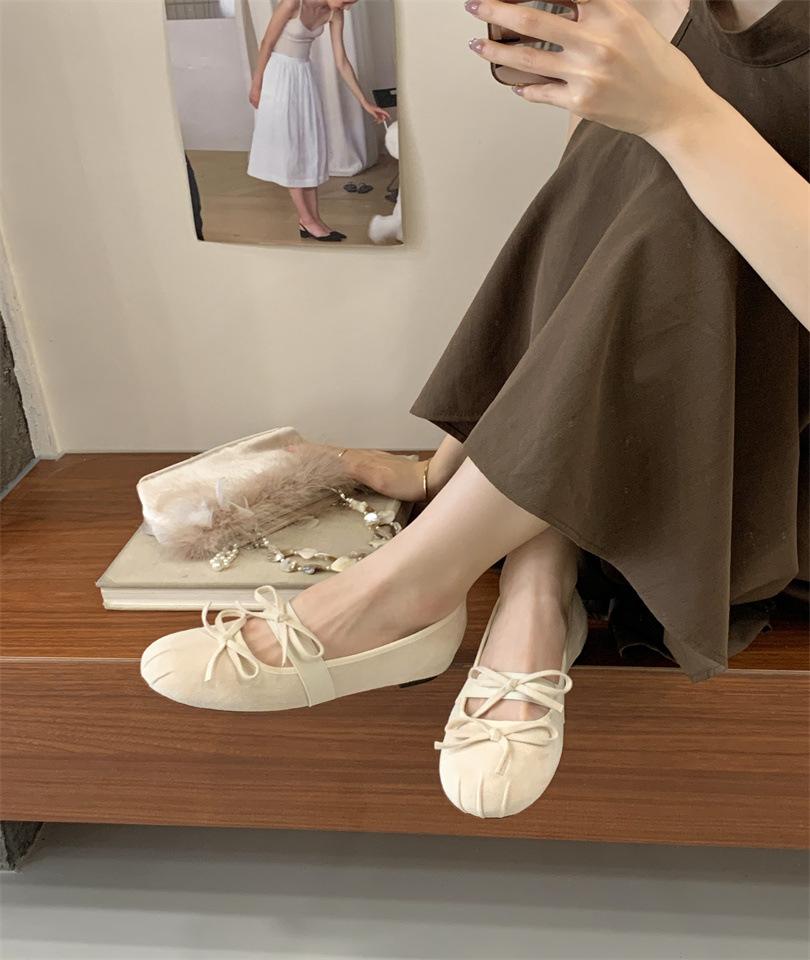 Round head bow flat ballet shoes women's 2025 new gentle French Mary Jane shoes evening wind light mouth single shoes