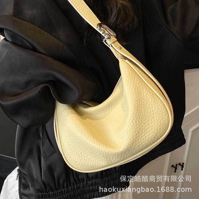 Super Fire Niche Horn Bag Women's 2025 New Spring and Summer Versatile Messenger Bag Fashion Shoulder Underarm Dumpling Bag
