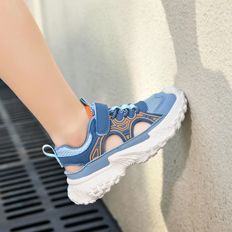 Children's sports shoes 2025 summer breathable hollow frame shoes boys bag head anti-collision youth running shoes