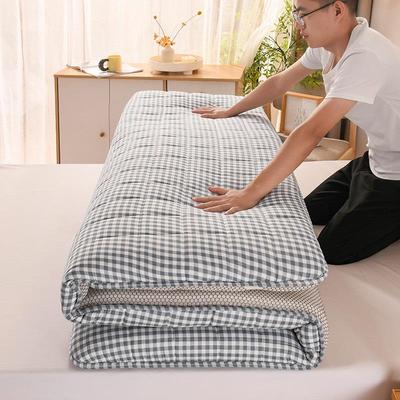 Washable Soft Xinjiang Cotton Mattress Pad – 1.8 M Sponge, Ideal for Dorms & Students