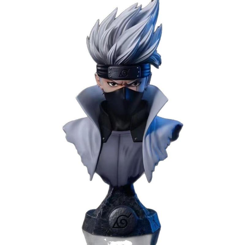 Naruto in der Hand gehalten mit einheimischer Naruto Sasuke Frettchenbüste Gedenkmodellauto Chassis Ornamente Puppe.