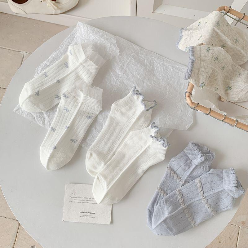 Women's Summer Slim Hollowed-out Small Floral School Style Boat Socks