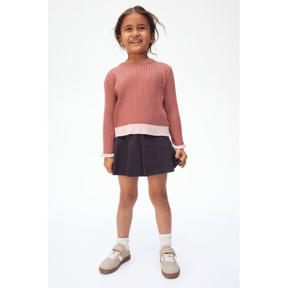 

Свитер ребристого плетения HM ржаво-красный