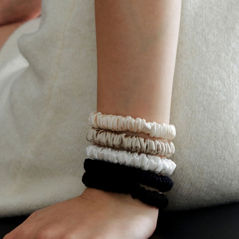 

OVT-U Резинка для волос из шелка высокой плотности (S) Black