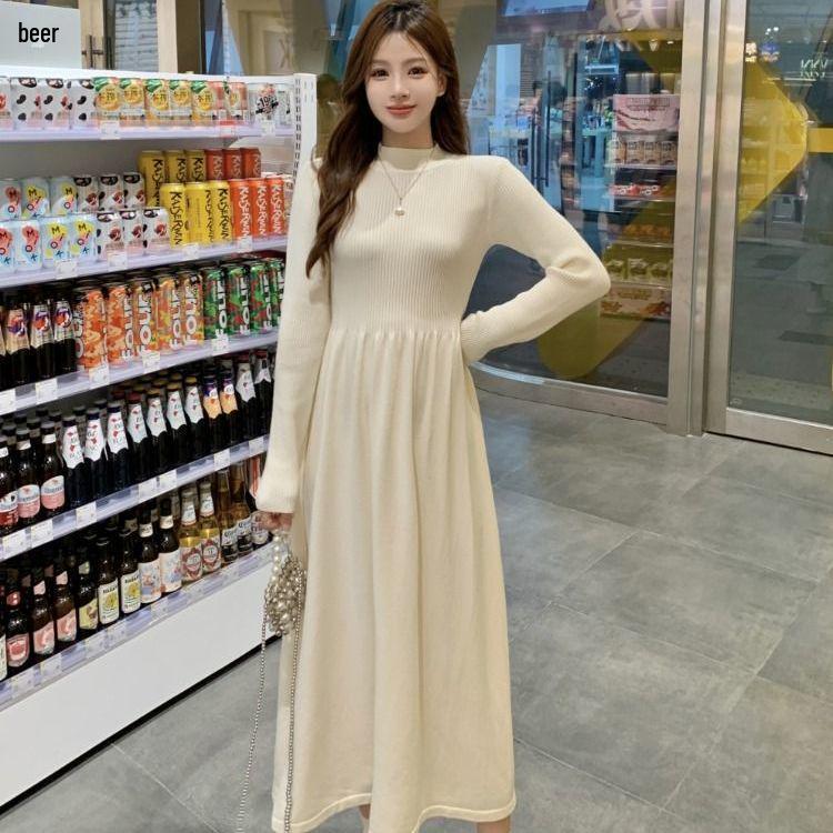 French Red Semi-High Neck Knit Slimming Dress - Long-Sleeved Autumn/Winter Fashion for Women