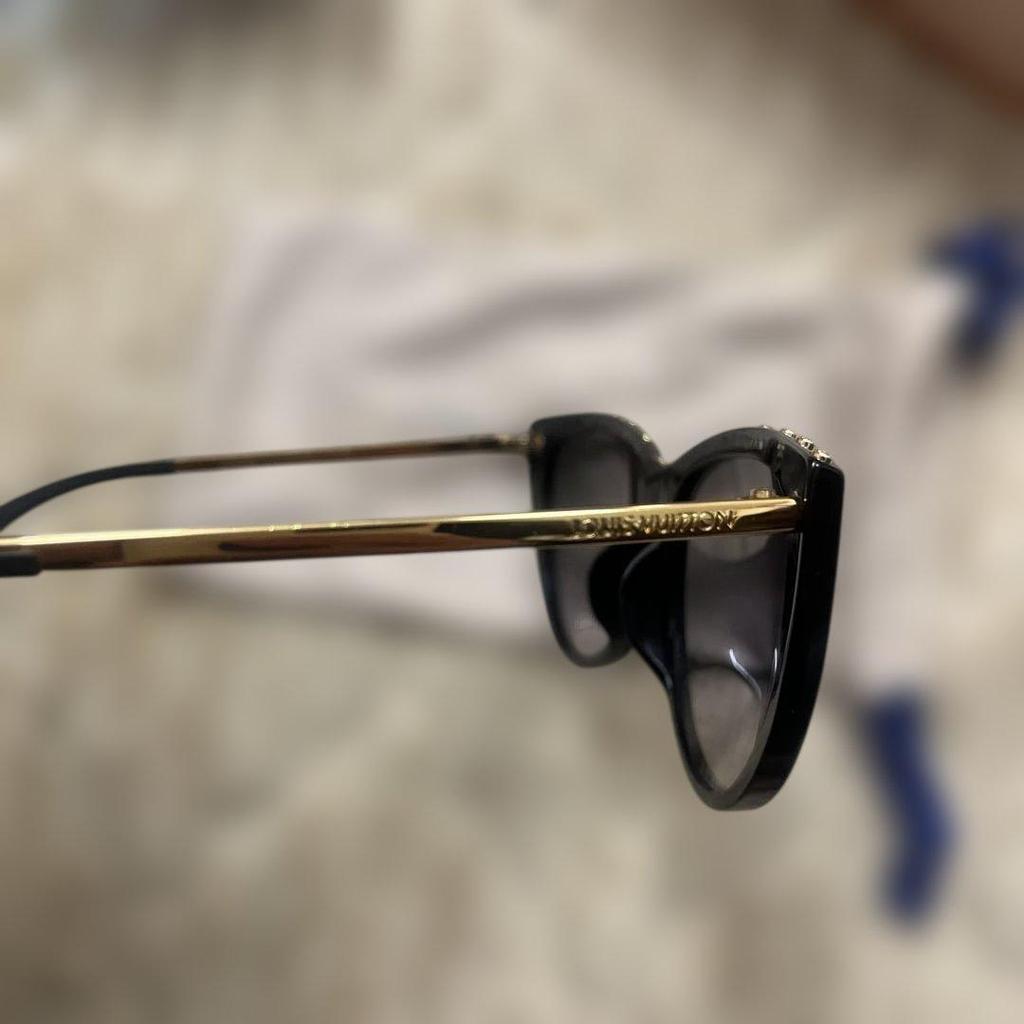 Used LOUIS VUITTON Louis Vuitton Sunglasses with Case Box