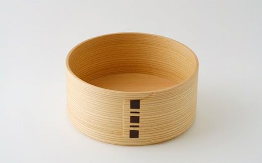 Large Round Bento Box (820ml) - Bentwood Bento Box - Made in Japan by Odate Kogeisha - Manufactured in-house from natural wood - Durable, Lightweight,