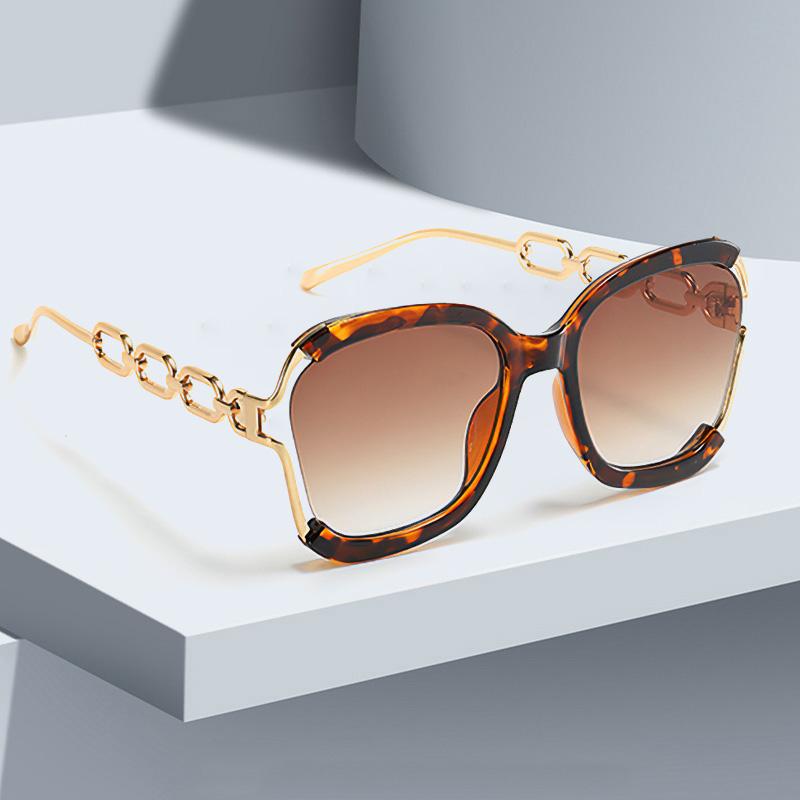New Fashionable Sunglasses Women Gradient Lenses Golden Chain Decoration Unique Design Stylish Glasses for Women