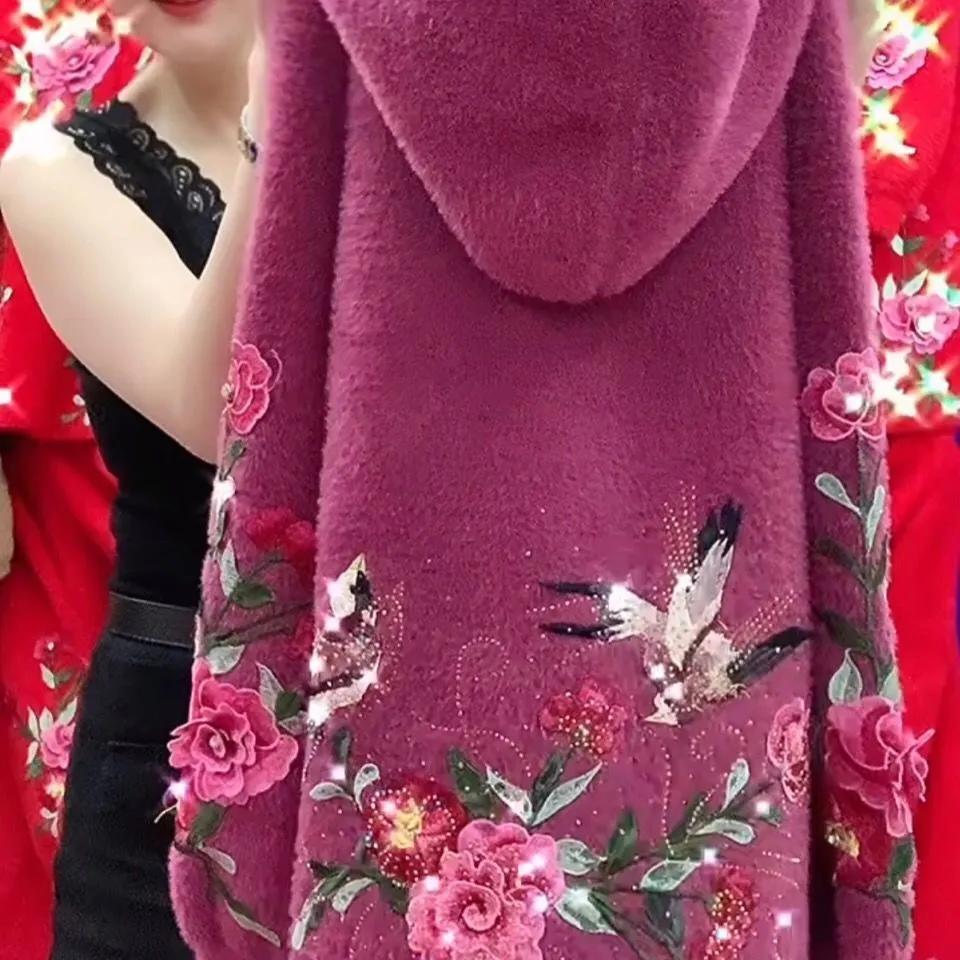 Dámská zimní krátká bunda s výšivkou květin, plus size, s límcem z umělé norkové kožešiny