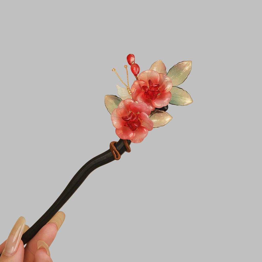 Hanfu Headdress: Retro Chinese Tassel Hairpin with Cheongsam Style