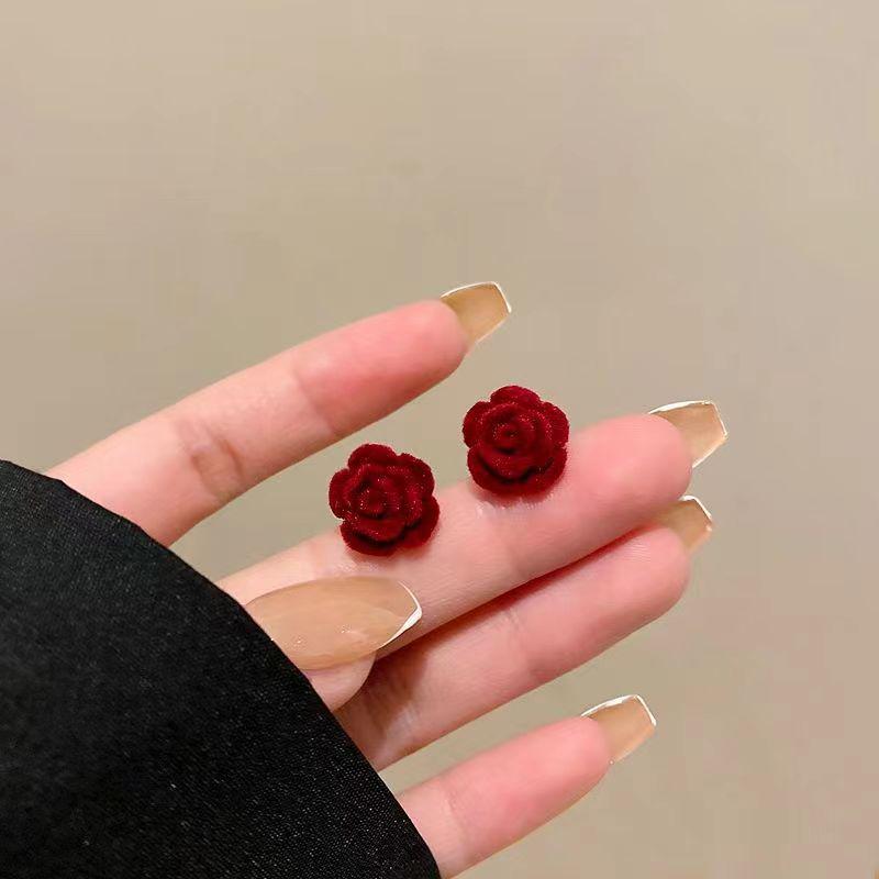 2024 D Retro Wine Red Velvet Rose Pearl Earrings: Hong Kong Style, Autumn/Winter Trend