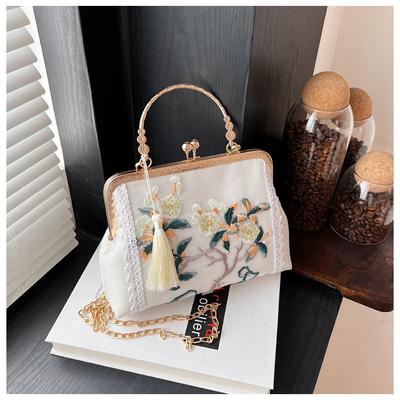 Women's Vintage Embroidery Evening Bag Top-Handle Clutch Shoulder Chain Purse Embroidered Fringe Crossbody Bag Evening Handbag for Wedding Party Prom