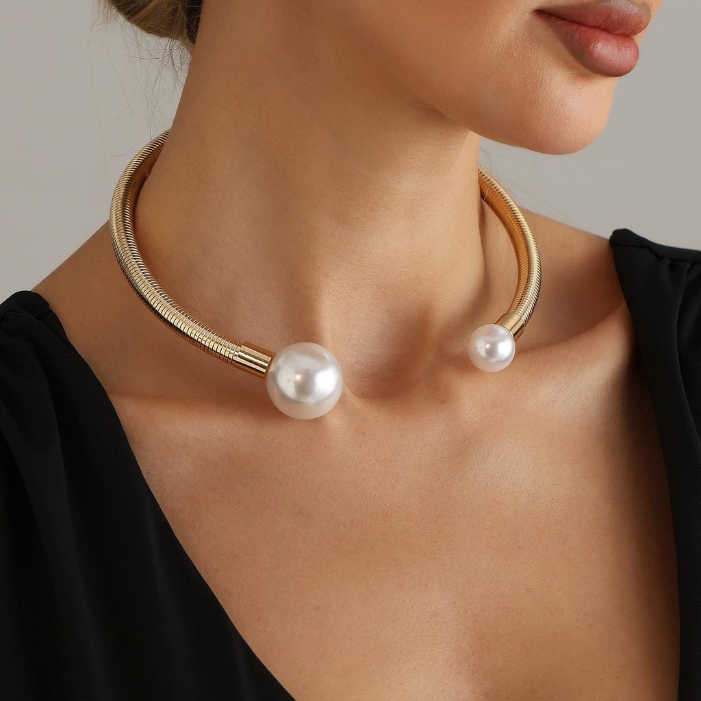 Winylowy Choker z Łańcuszka Kości Węża z Perłami, Przesadny Podwójny Perłowy Design Luksusowy Choker