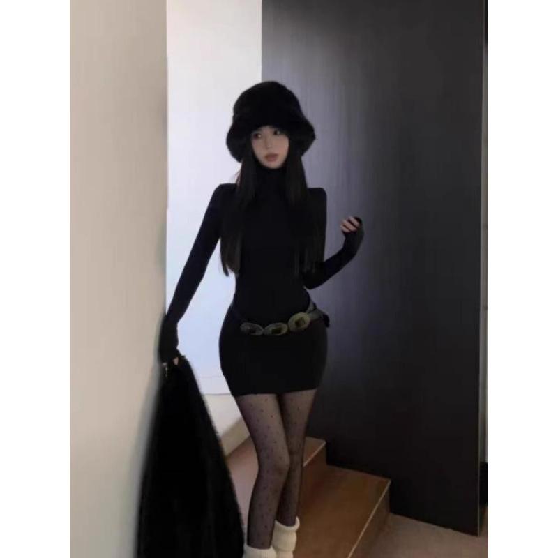 Semi-turtleneck black dress for women, pure desire, sexy hip-wrapped mom short skirt, showing body and matching skirt