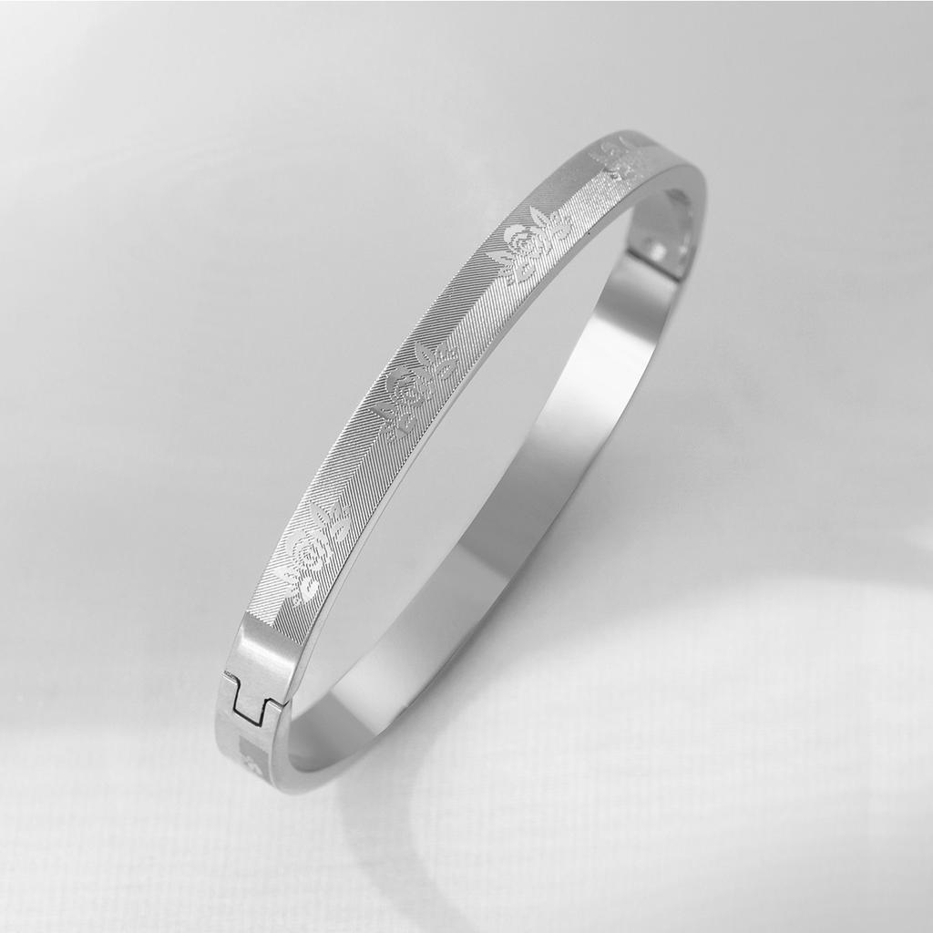 New titanium steel bracelet creative corrosion English flower egg buckle couple bracelet stainless steel decoration