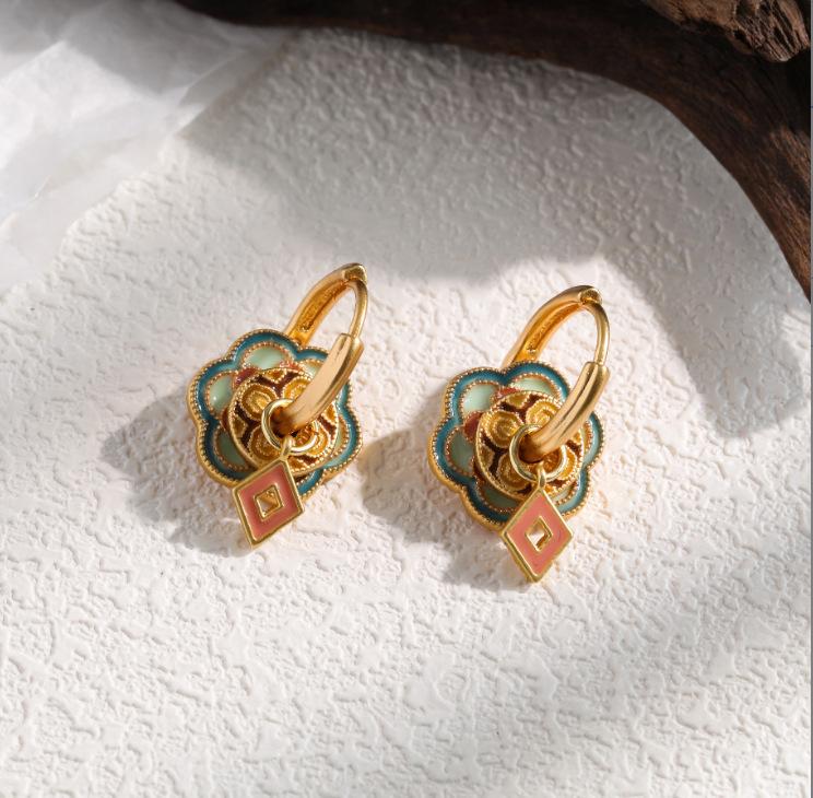 Original new new Chinese earrings enamel drip glaze retro Chinese style one wear more earrings get rich lion stud earrings