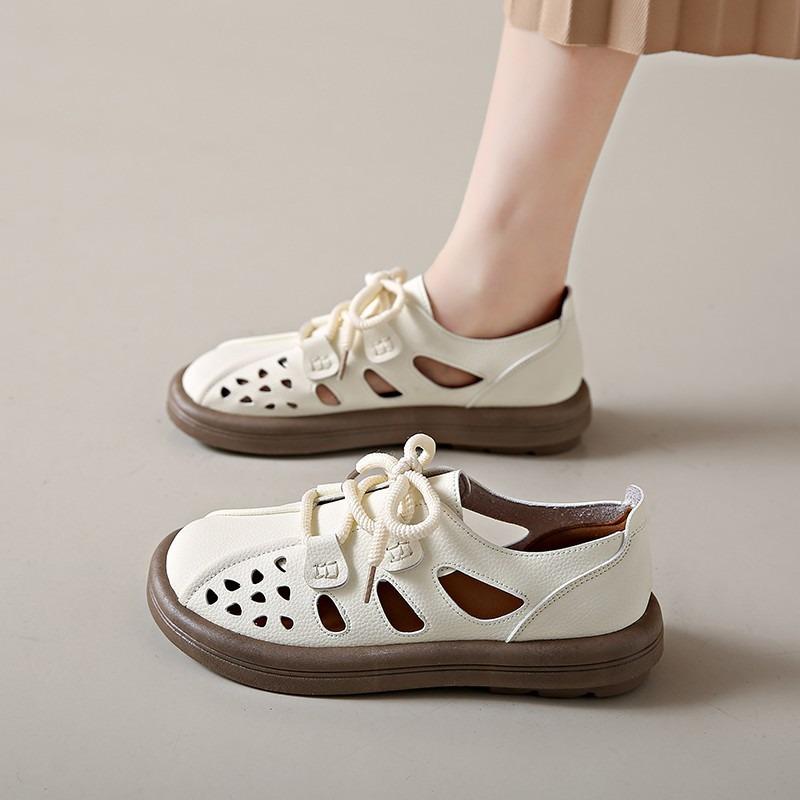Nuove scarpe da donna con buchi punta rotonda fondo piatto traforate con lacci scarpe casual suola morbida comode e leggere scarpe da donna taglia grande