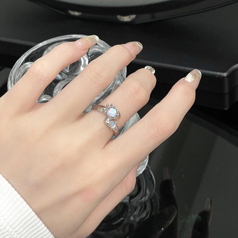 Měsíční kámen Niche Design Studený vítr Prsten Dámský Drahokam High-End Francouzský Nepravidelný plisovaný prsten