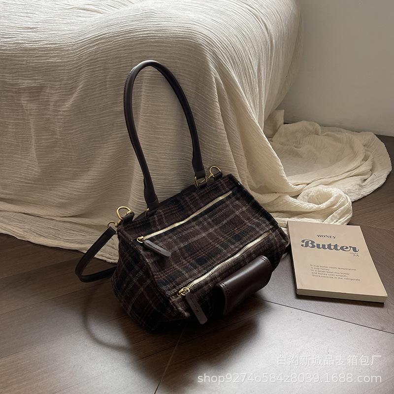 Premium Texture Fashionable Plaid Portable Small Bag Women's 2025 New Trendy Personality Versatile Single Shoulder Messenger Small Square Bag