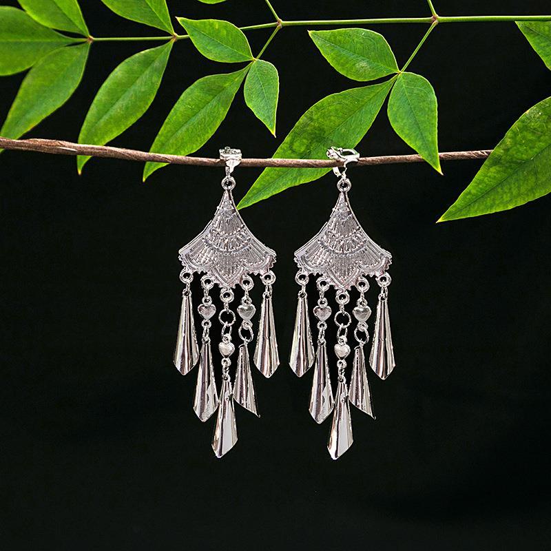European and American cross-border ethnic style geometric fringed ear clips, Miao Yin retro and elegant minority earrings without piercings, women