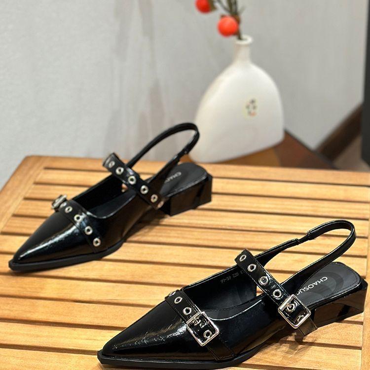 Internet celebrity fairy wind low heel single shoes female 2025 summer new popular pointed flat versatile gentle bag head sandals