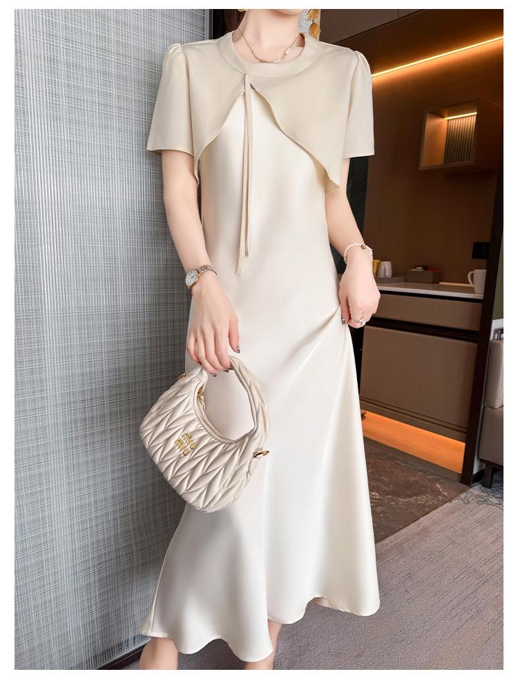 Rochie furou de vară 2025 cu decolteu în V, perle și detalii cu diamante