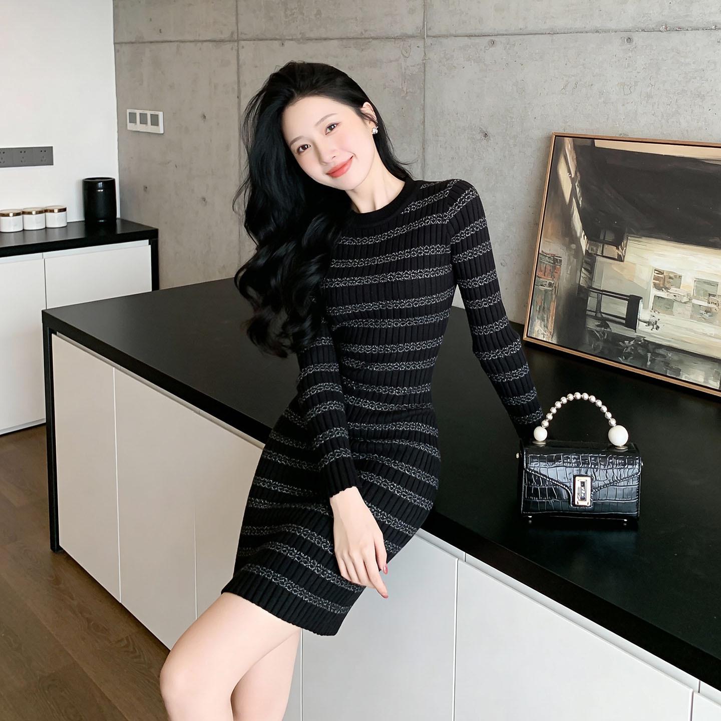 

Spring Elegant Striped Knit Dress - Black Small чёрный