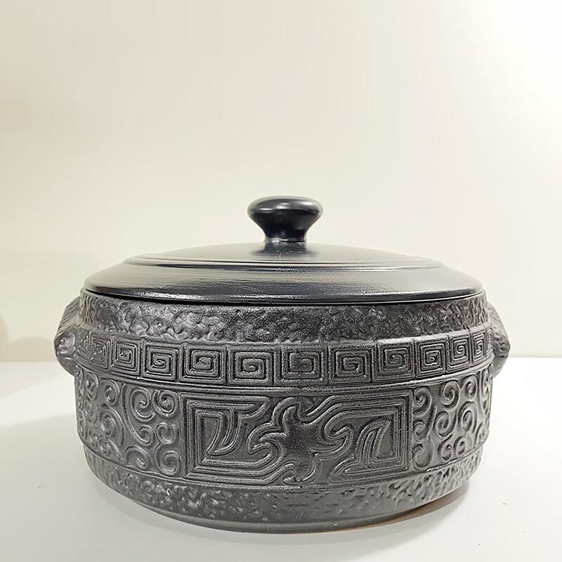 Керамическая кастрюля из вулканического камня