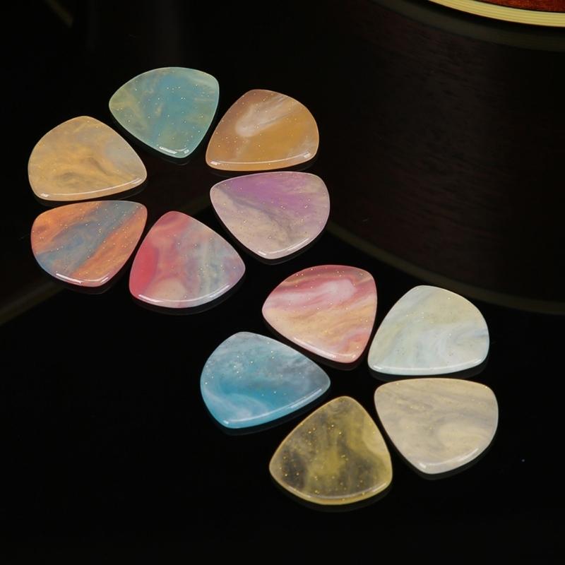 Colorful Smooth Strumming Resin Guitar Picks Flexible Resin Construction Suitable for Speed Stability and Performances