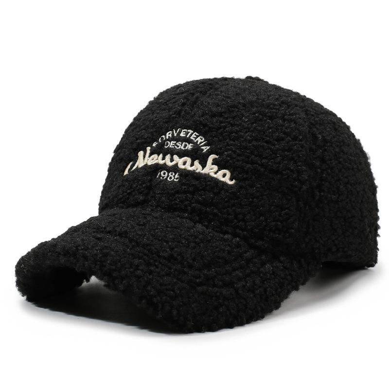 Autumn and Winter New Thermal Cap Women's Embroidered Letters Show The Face Small Fashion Casual Lamb Wool Baseball Cap