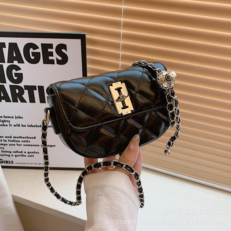 French Niche Fashion Chain Small Bag Women's 2025 New Trendy Temperament Rhombus Embroidery Thread Single Shoulder Crossbody Small Square Bag