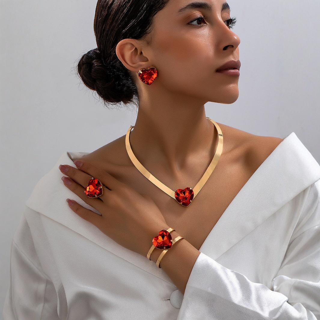 

3D Peach Heart Zircon Jewelry Set: Choker, Earrings, Bracelet & Ring for Women