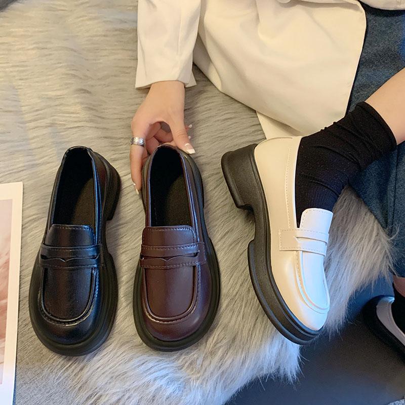 Japońskie małe skórzane buty damskie brytyjski styl czarne platformy mokasyny retro jednolite pojedyncze buty