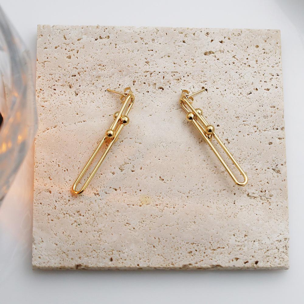 Accessori Orecchini Frangiati a Forma di U Francesi Femminilità Alto Senso Orecchini Piccola Fragranza in Oro 18K Non Sbiadiscono