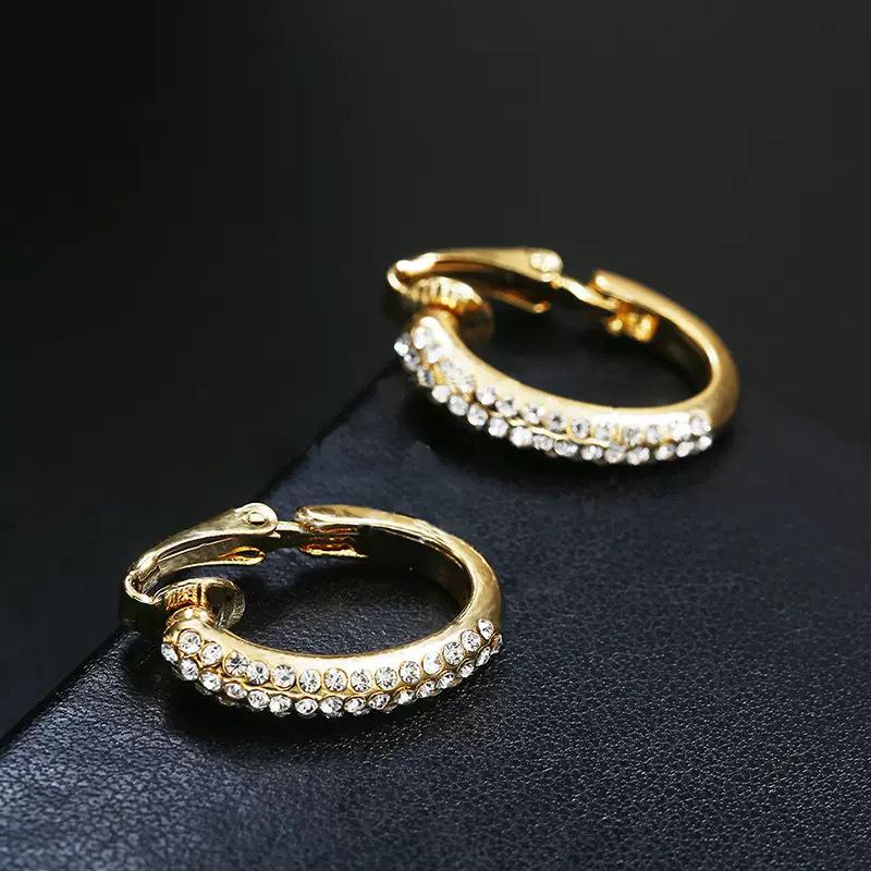 Sparkling Zircon Ear Cuff Earrings: No-Pierce, Minimalist, Light Luxury INS Style, Versatile High-End Hoops for Women
