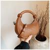 IELGY Retro Woven Messenger Bag Niche Design Portable Commuter Dumpling Bag