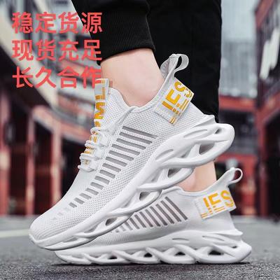 Chaussures de sport pour hommes ultra-légères grande taille semelle épaisse à crampons mesh respirant course à pied semelle à torsion légère chaussures tissées volantes