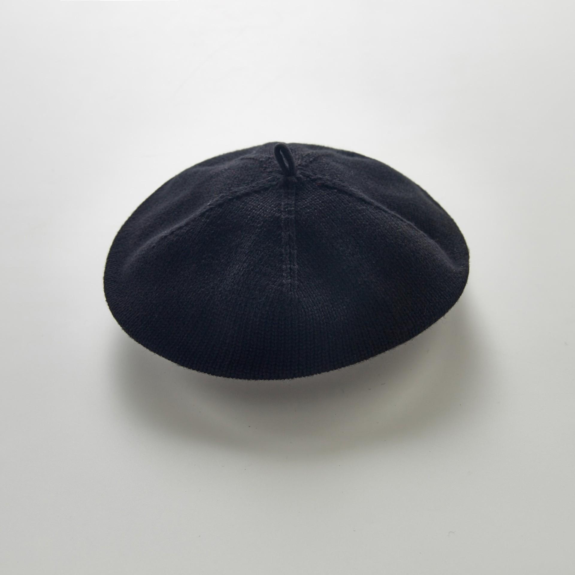 

Вязаная шапка для младенцев, детский иностранный берет, дышащая однотонная шапка художника one size fits all чёрный