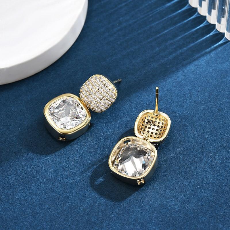 Elegant and Exquisite Female Versatile Geometric Stud Earrings Niche Fashion Diamond-encrusted Zircon Sugar Cube Earrings