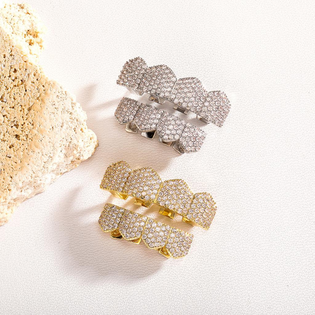 Blues New Style Hip Hop Jewelry Iced Out Zircon Teeth Grills Cubic Zirconia Teeth Grillz 4 Top 4 Bottom a Set