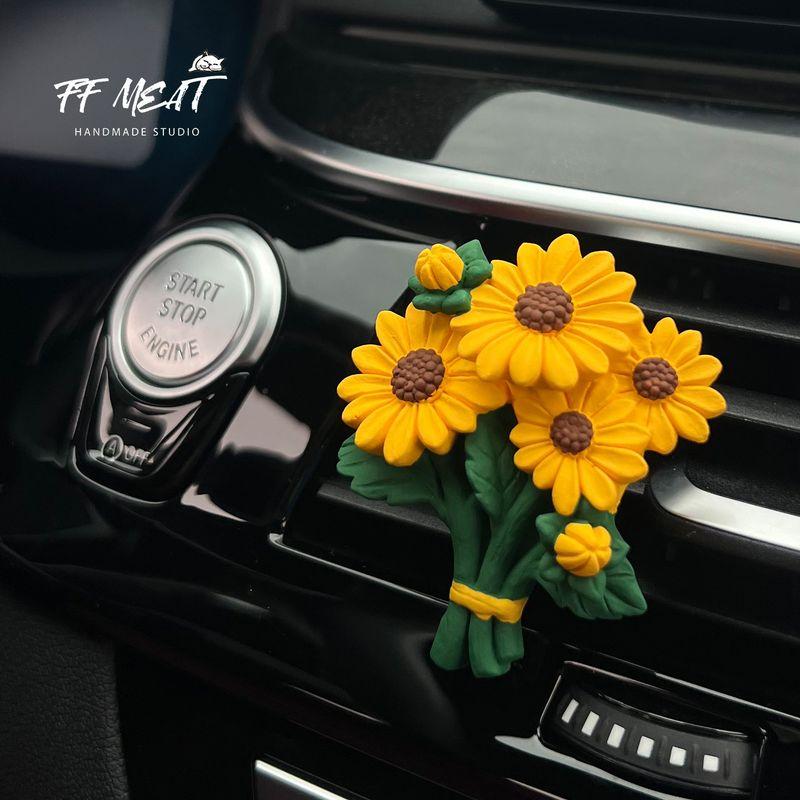 

Copyrighted Car Fragrance Diffuser, Fresh Daisy and Chamomile Hand-Painted Aroma Stone, Car Air Vent Decoration Gift Yellow Daisy(A bottle of essential oil)