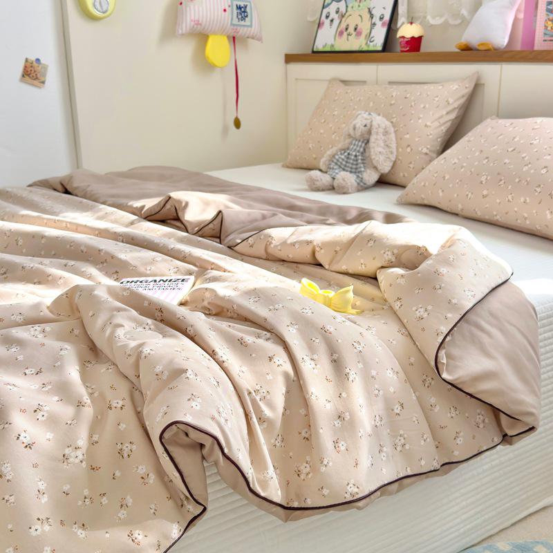 Class A Soy Fiber Double-Layer Summer Quilt with Cartoon Print - Air Conditioning Comfort Quilt, Thin & Lightweight