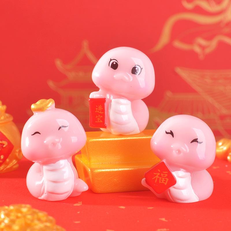 New Year Decorative Cartoon Snake Year Small Decorative Item for Attracting Wealth and Good Fortune Resin Handicrafts