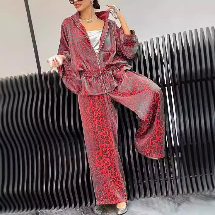 Completo Due Pezzi da Donna in Velluto con Stampa Leopardo Giacca con Zip e Pantaloni a Gamba Larga Tuta