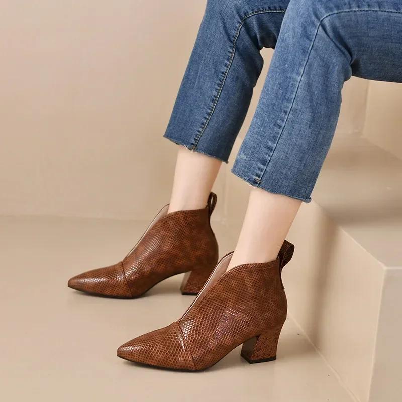 

Мода 2025Винтажные однотонные челси с острым носком на низком каблуке ковбойские сапоги женские короткие ботильоны большого размера 35 темно-коричневого