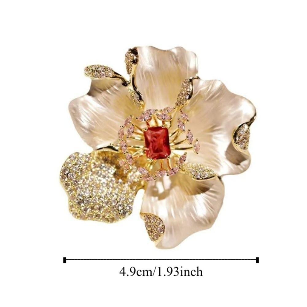 Elegant French Vintage Metal Pins Exquisite Suit Jacket Brooch Luxury Flower Brooch Pins Party