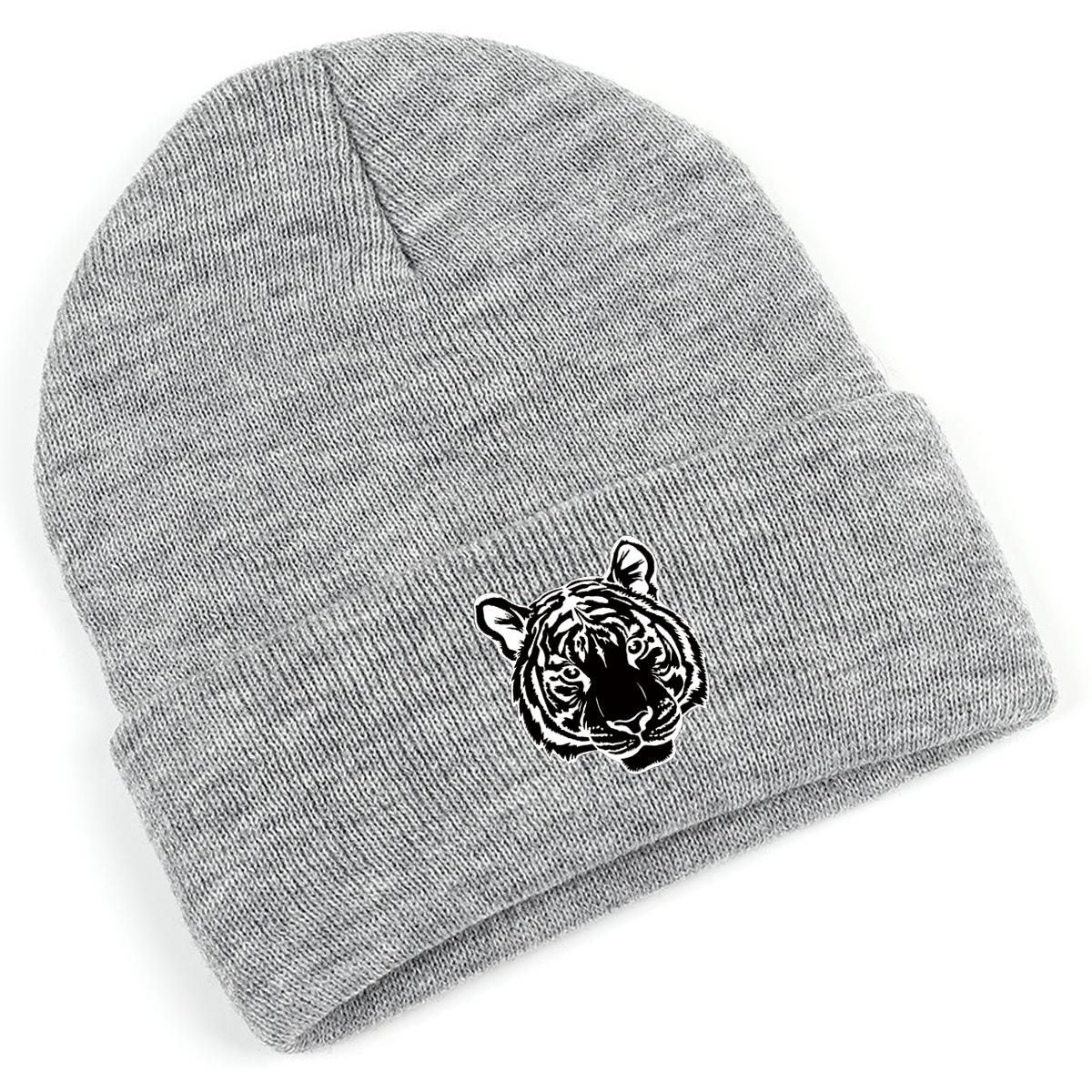 Черно-белая вязаная шапка с принтом головы тигра — фото 14