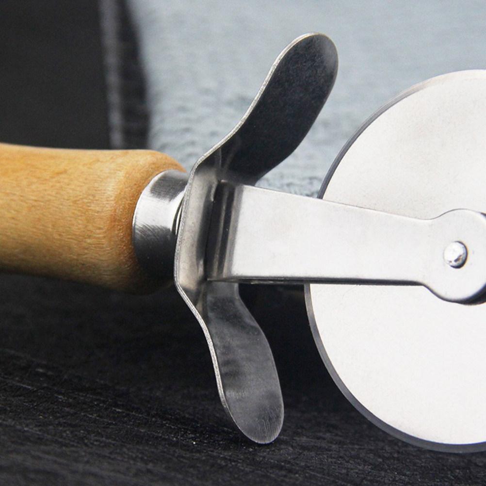 Stainless Steel Roller Wheel 17x6cm Pizza Cake Cutter Handheld Wooden Handle Pastry Crimper Dough Cutter 360 Degree Rotation 1